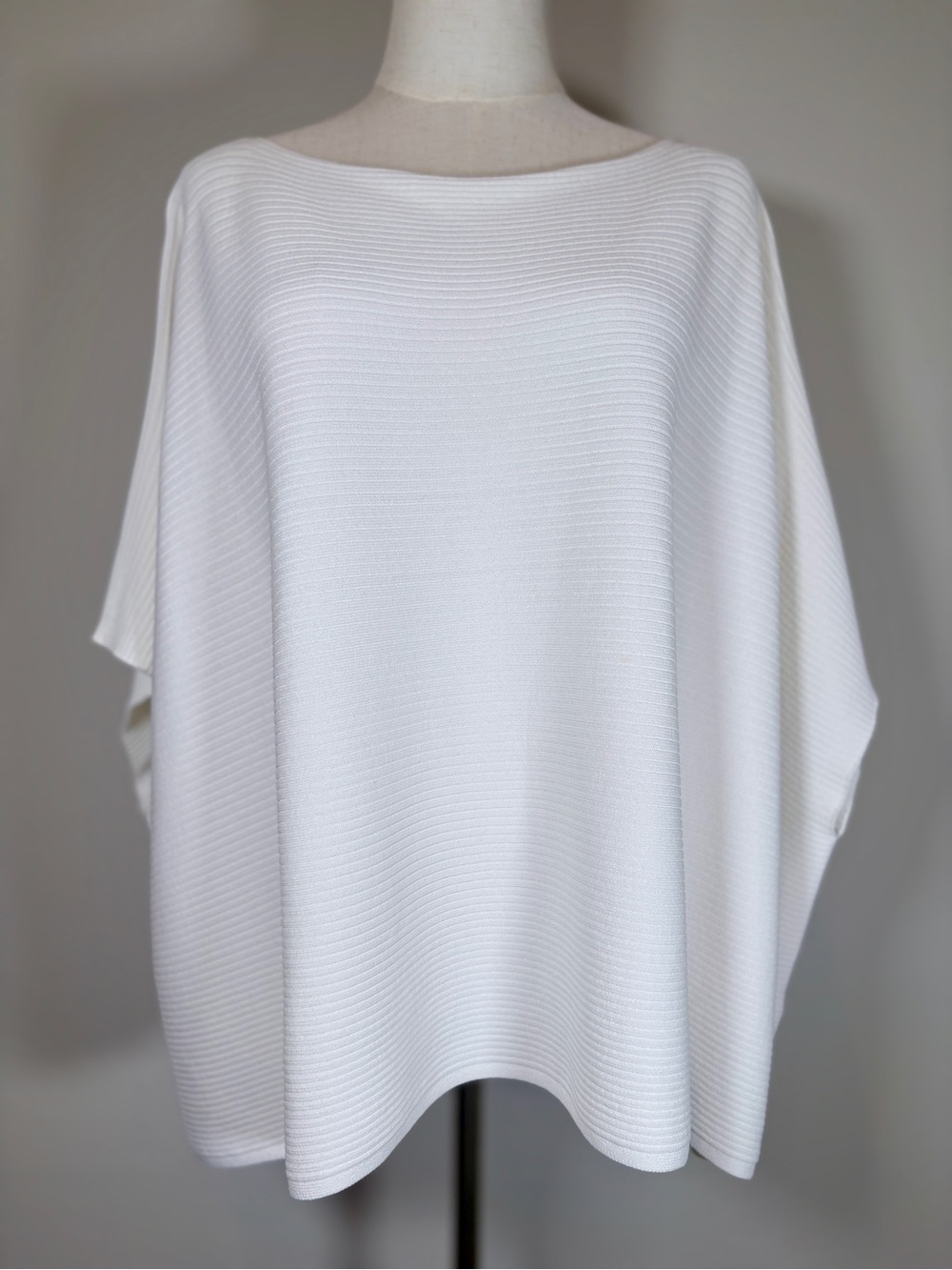 Barbara Bui White Knit Short Sleeve Cape One Size
